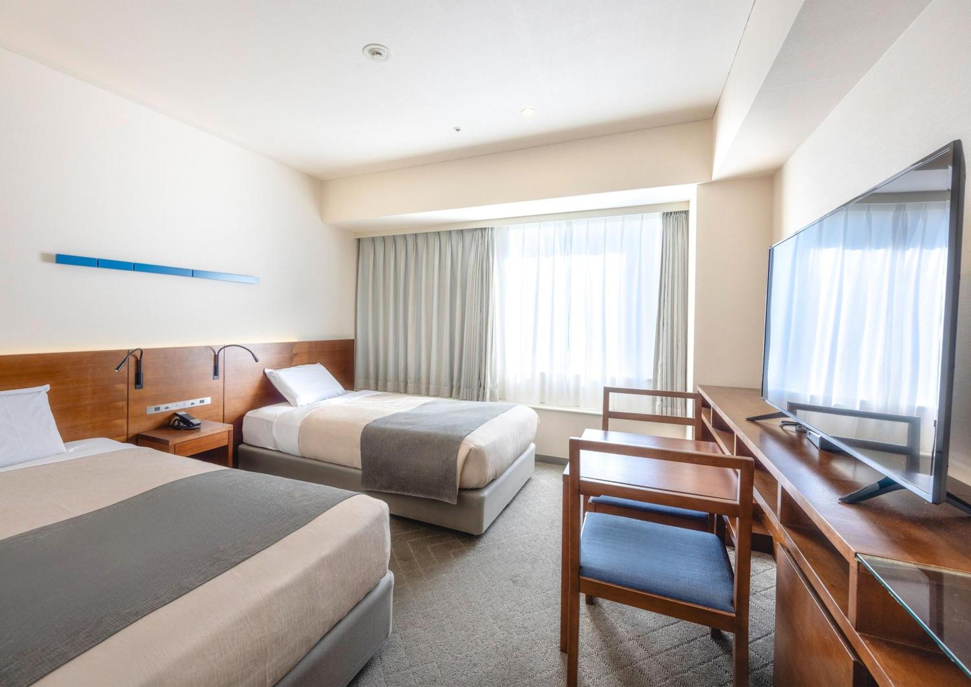 Superior Twin Room on High Floor Non-Smoking